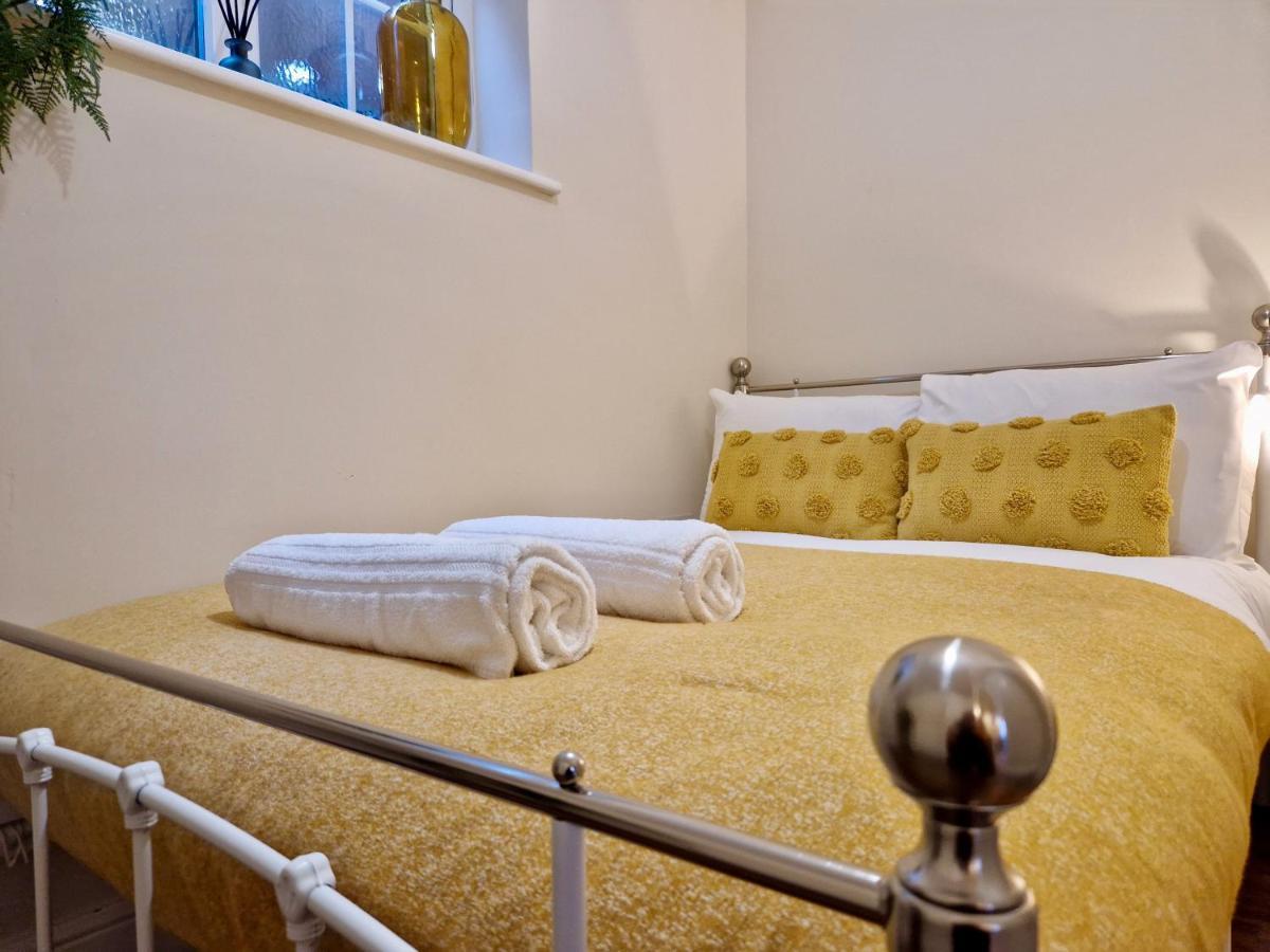 Stylish Luxury Serviced Apartment Next To City Centre With Free Parking - Contractors & Relocators Ковентрі Екстер'єр фото