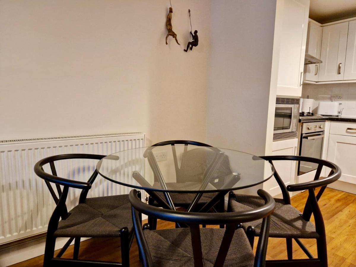 Stylish Luxury Serviced Apartment Next To City Centre With Free Parking - Contractors & Relocators Ковентрі Екстер'єр фото